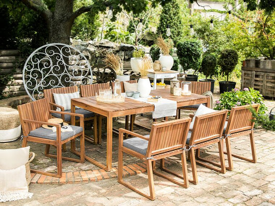 07/08/2024 8 Seater Acacia Wood Garden Dining Set with Grey Cushions Sassari